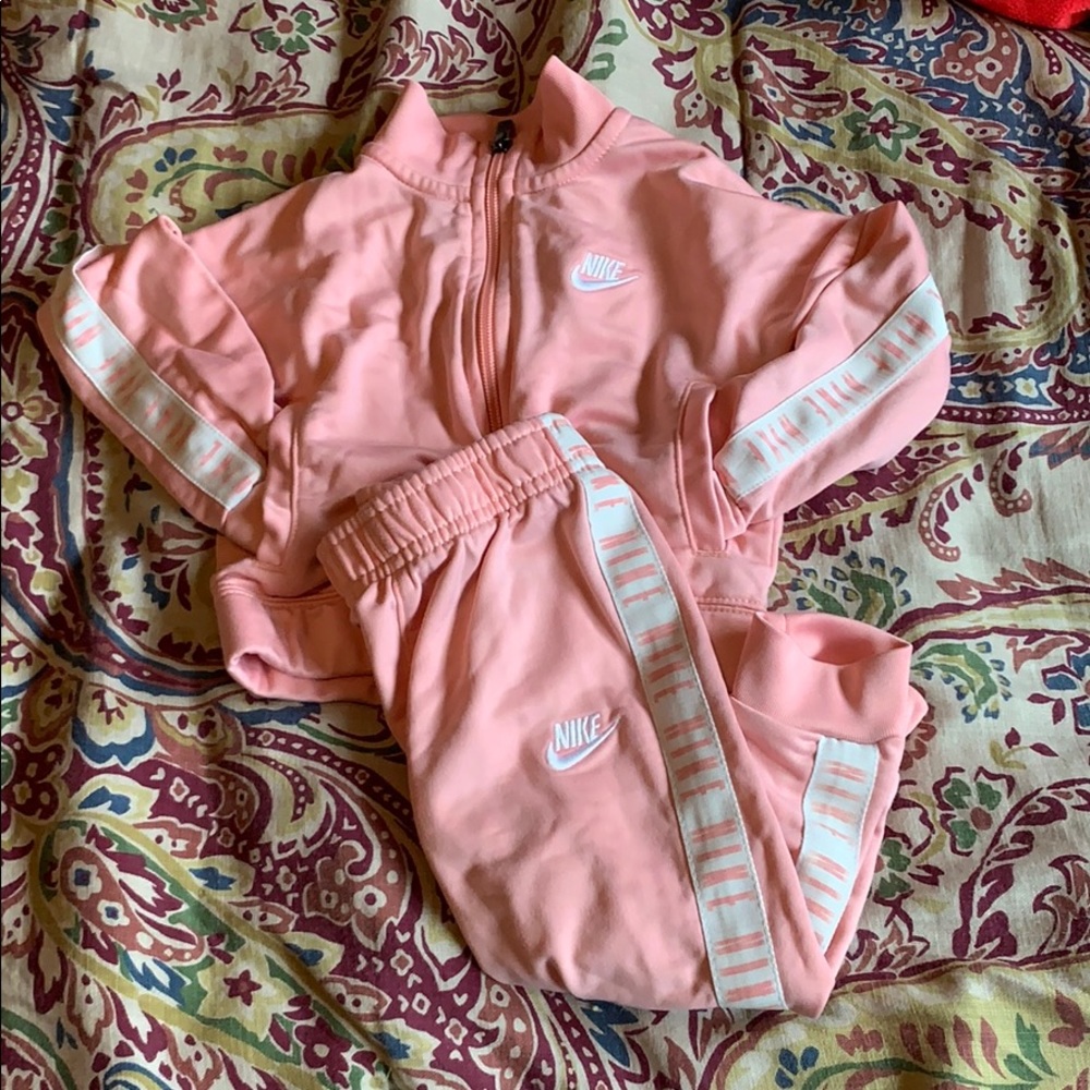 Nike 2pc set!